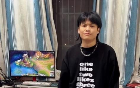小杨哥回应“高价”卖榨菜,要求造谣者注销账号,网友:没格局