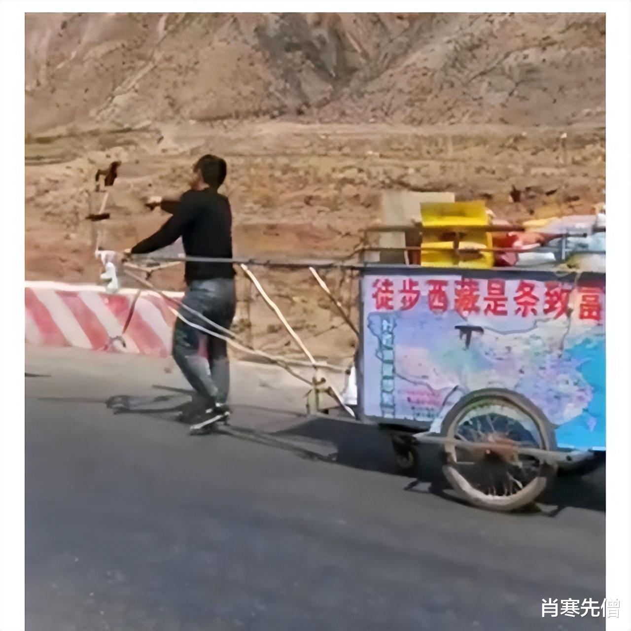|90后小伙进藏旅行路上遇到的“假徒步人”，汽车拉着人力车和物资
