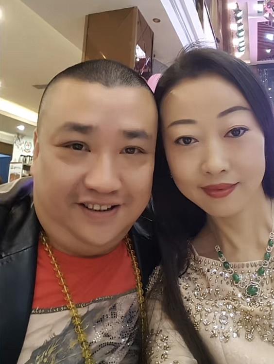 陈坚雄|51岁陈坚雄心梗去世,生前全家福合影曝光,为妻子庆生超恩爱