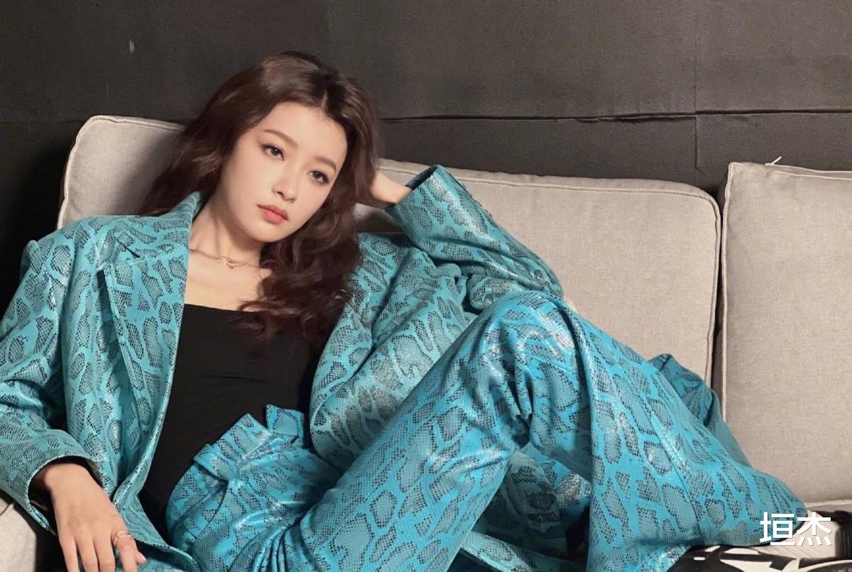 孙怡|京圈太子妃”孙怡：东北小镇出来的野模，如今把兰博基尼当玩具