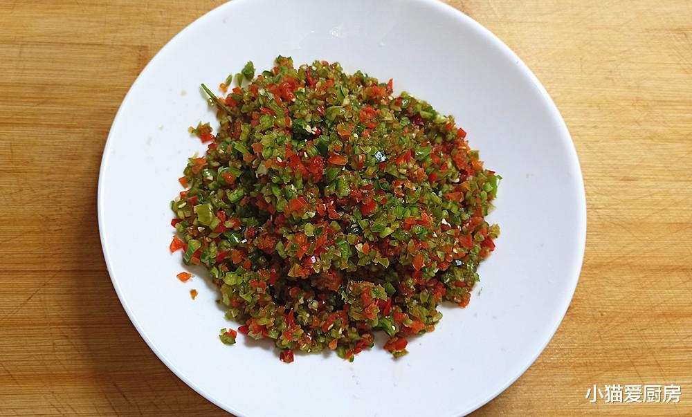 这样做黄豆酱，香辣开胃，一次做2斤可以吃1个月，特别下饭解馋