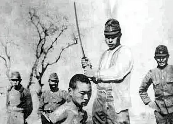 南京大屠杀唐顺山回忆:我躺在尸体堆里装死,一声不吭地挨了5刀