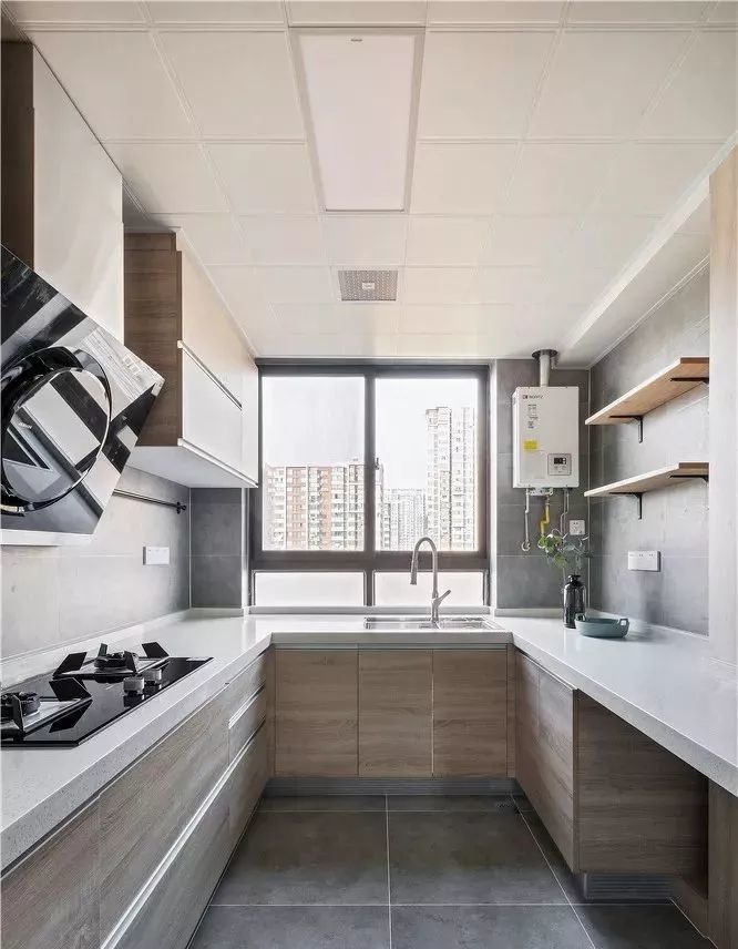 厨房这样装好看又实用,再也不担心难清洁了!