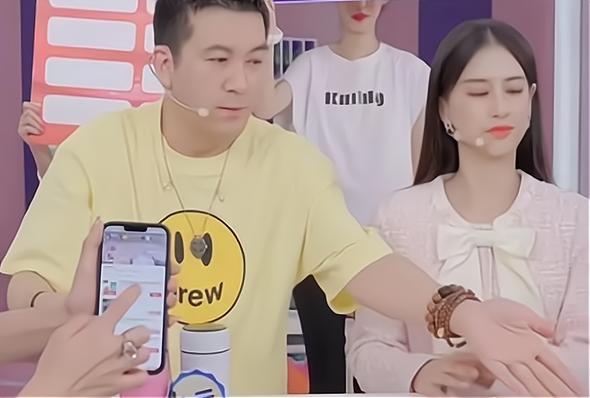 黄圣依|黄圣依杨子被传离婚后合体拍视频，未带婚戒引争议，曝被合同胁迫