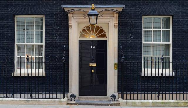 唐宁街10号是英国首相官邸,其他几号是什么部门?