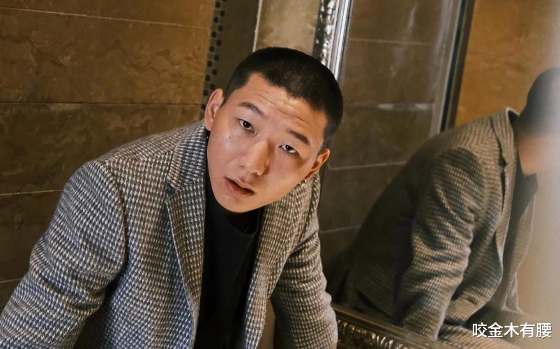 阿如那|《狂飙》阿如那,戏里冻鱼爆头弱不禁风,戏外八块腹肌一身腱子肉