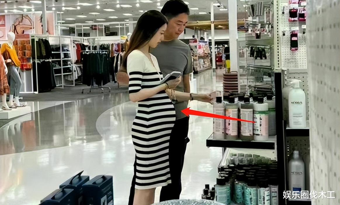 章泽天|章泽天国外2胎产子！儿入英籍陷移民风波，强哥独自回国工作被骂