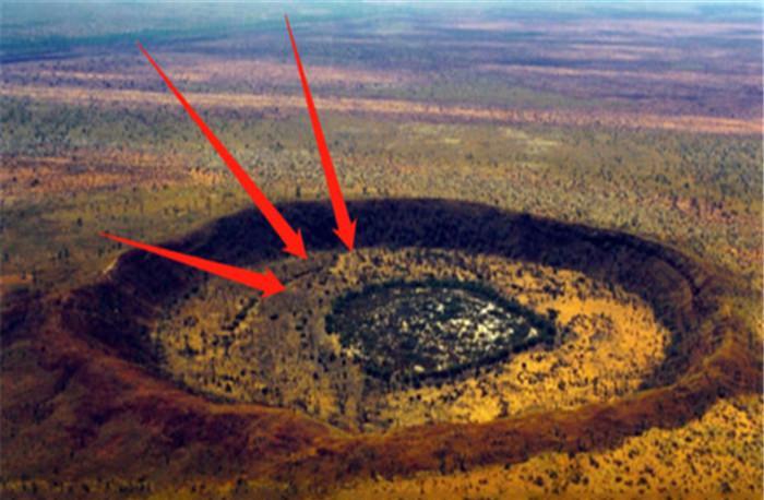 卫星在赤道附近，发现3万米长隧道，不像是人类建造的！