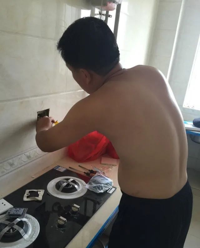 瓷砖垒灶台全程,我爸自己操作摸索,用20年没问题,老爸万岁