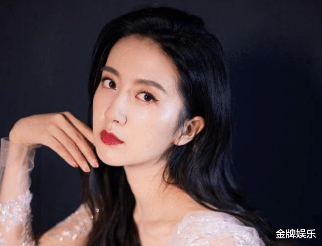 许龄月|和张雨绮同一个看法！著名演员许龄月怒斥未见义勇为的男性顾客