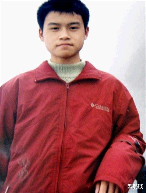 重庆19岁少年与女友分手后被泼硫酸,面部毁容,眼睛永远无法闭合