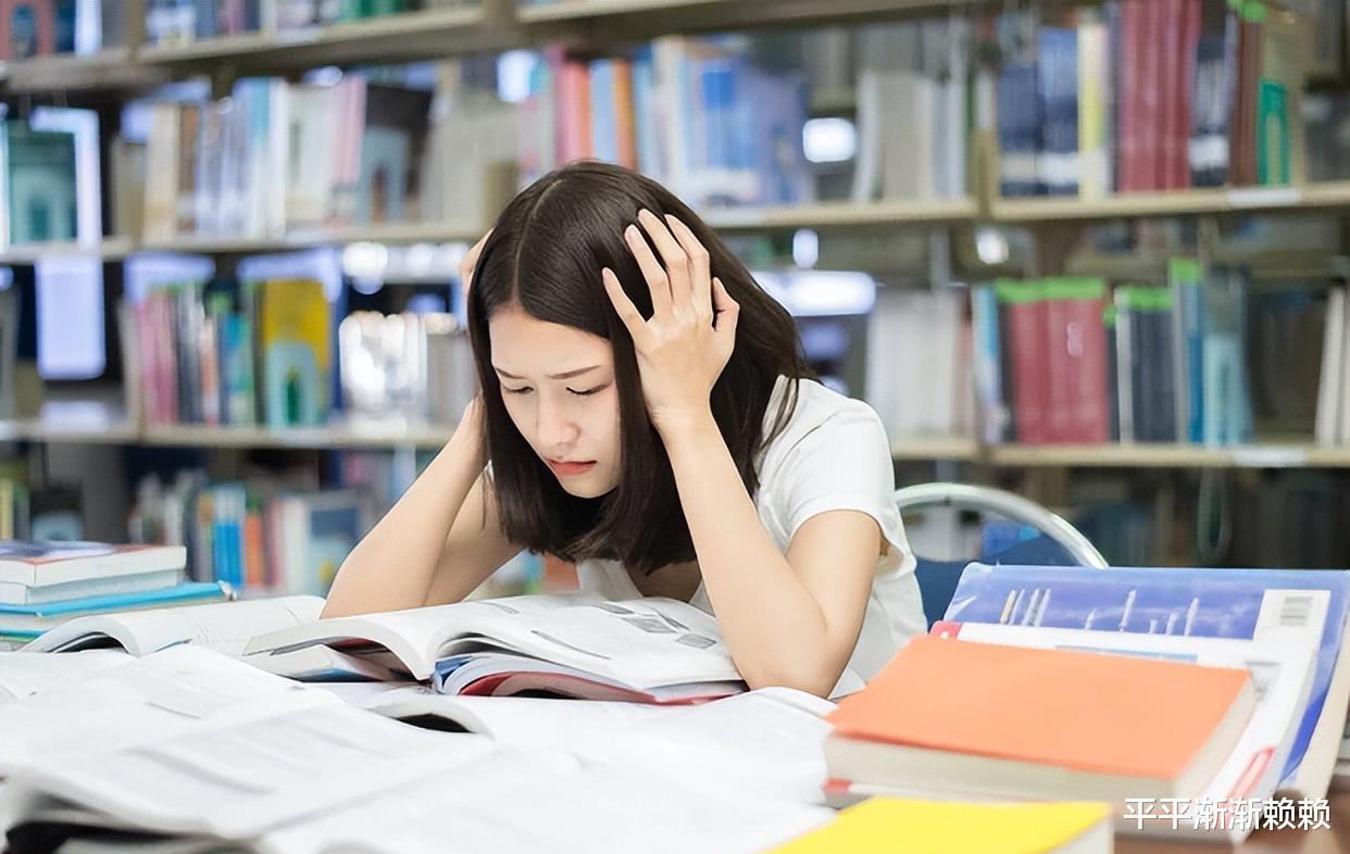 求职|三无学生有多难？女大学生面试四处碰壁！当下就业形势过于严峻