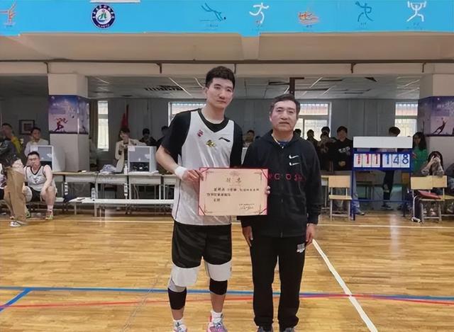 广东男篮|周鹏接班人！辽宁弃将大爆发，狂砍31+10，或成广东夺冠重要版图
