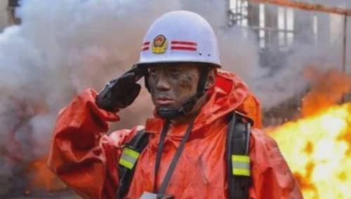 赵荀|拍一部戏用八个替身，为等他剧组停工半年，却没有人敢说他耍大牌