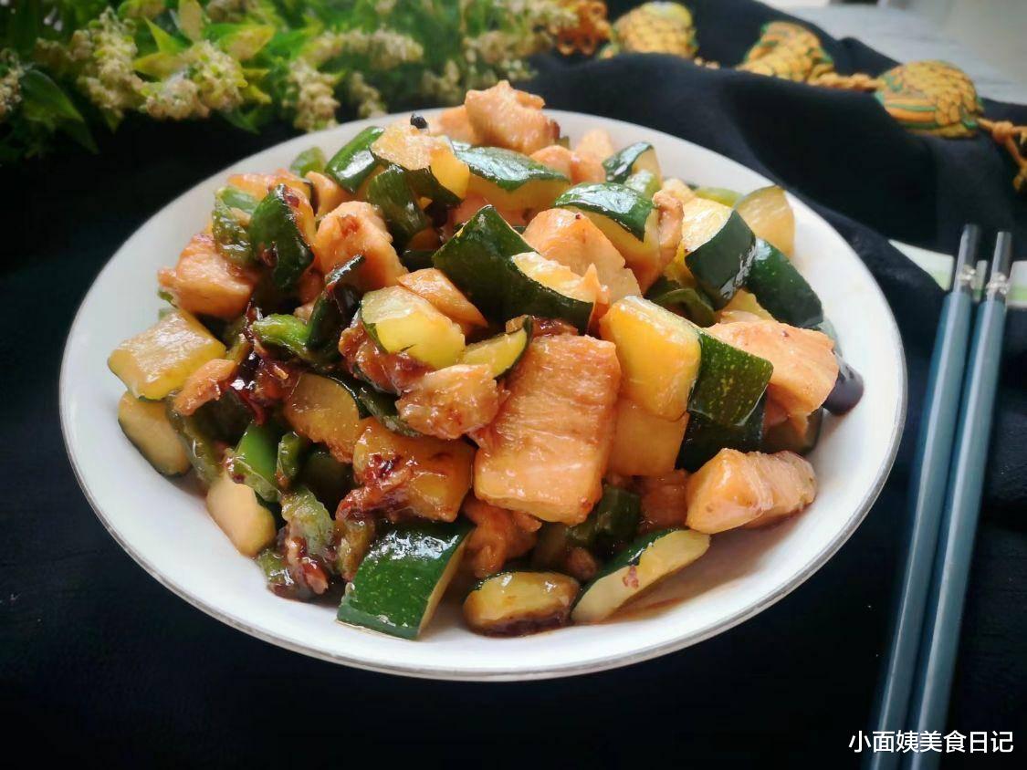 深秋,黄瓜苦瓜靠边站,建议吃这瓜,润肺养胃,热量低,营养佳!