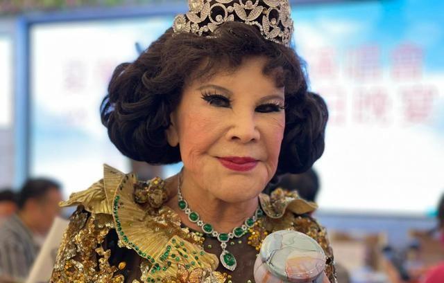 整容|整容老去VS优雅老去，4对同龄女星今昔对比，差距一目了然