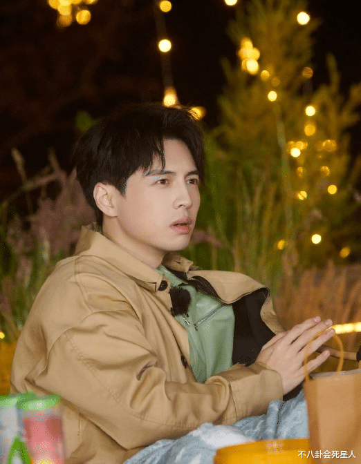 刘敏涛|两天9个瓜,刘恺威恋爱添实锤,刘敏涛与男子车内激吻