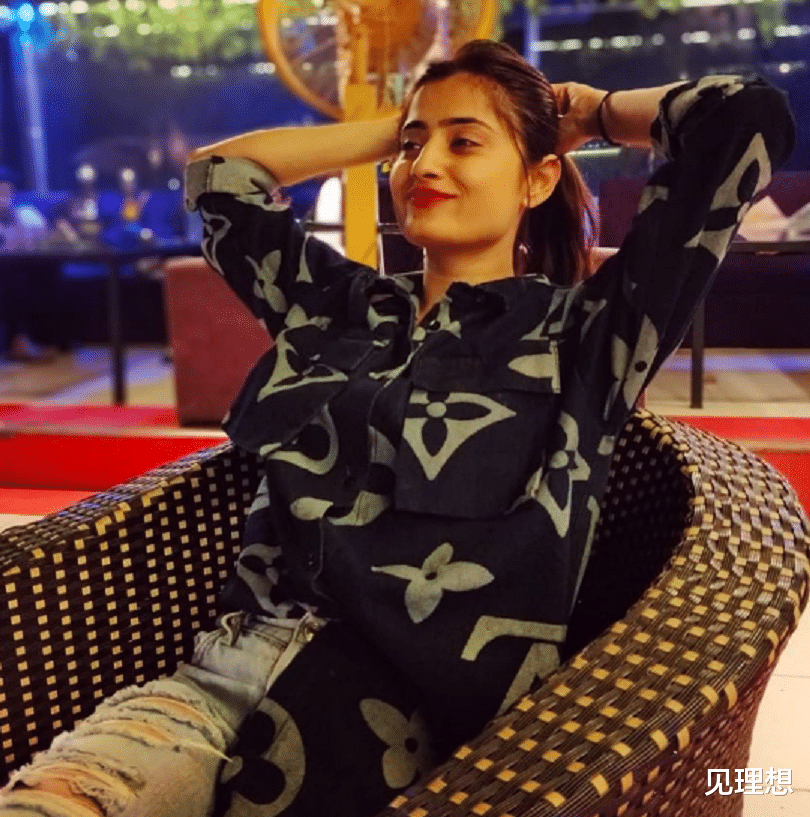 |女星瓦莎莉上吊去世,留遗书年仅30岁,5天前最后露面无异样