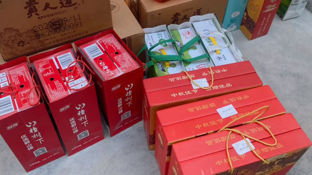 山东，军人丈夫中秋不能回家，公婆安排15岁小叔子送过节礼