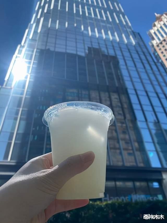 大S|具俊晔抵台进入隔离模式，隔离酒店一晚千元，大S送饮料感谢媒体