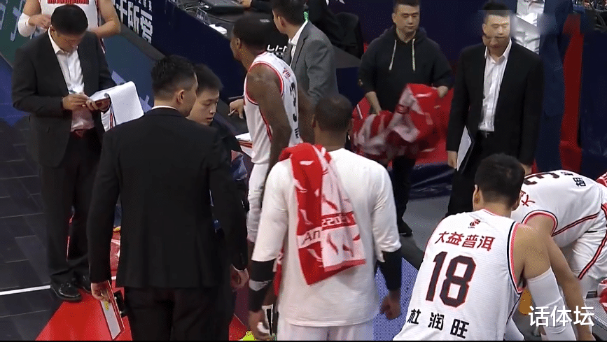 世界杯|23分大胜！CBA第1战轰出36记3分，威姆斯11中11，杜锋怒批胡明轩