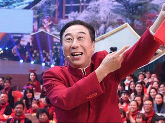 冯潇霆|巩汉林炮轰国足后,冯巩加入骂战,连举三个例子让冯潇霆无言以对