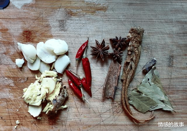 猪蹄|“穷人的阿胶”被找到,姑姑隔天吃一次,补虚嫩肤,45岁不显老!