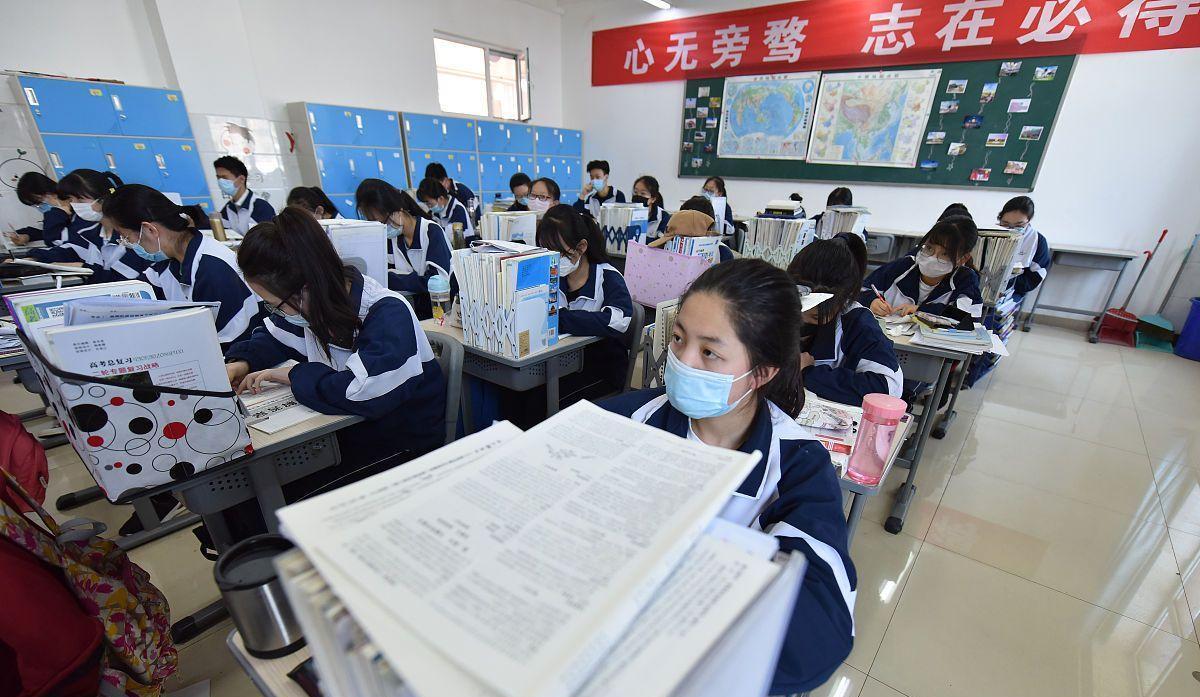 湖南株洲一地发布复课通知，学生终于重返校园，家长迎来轻松