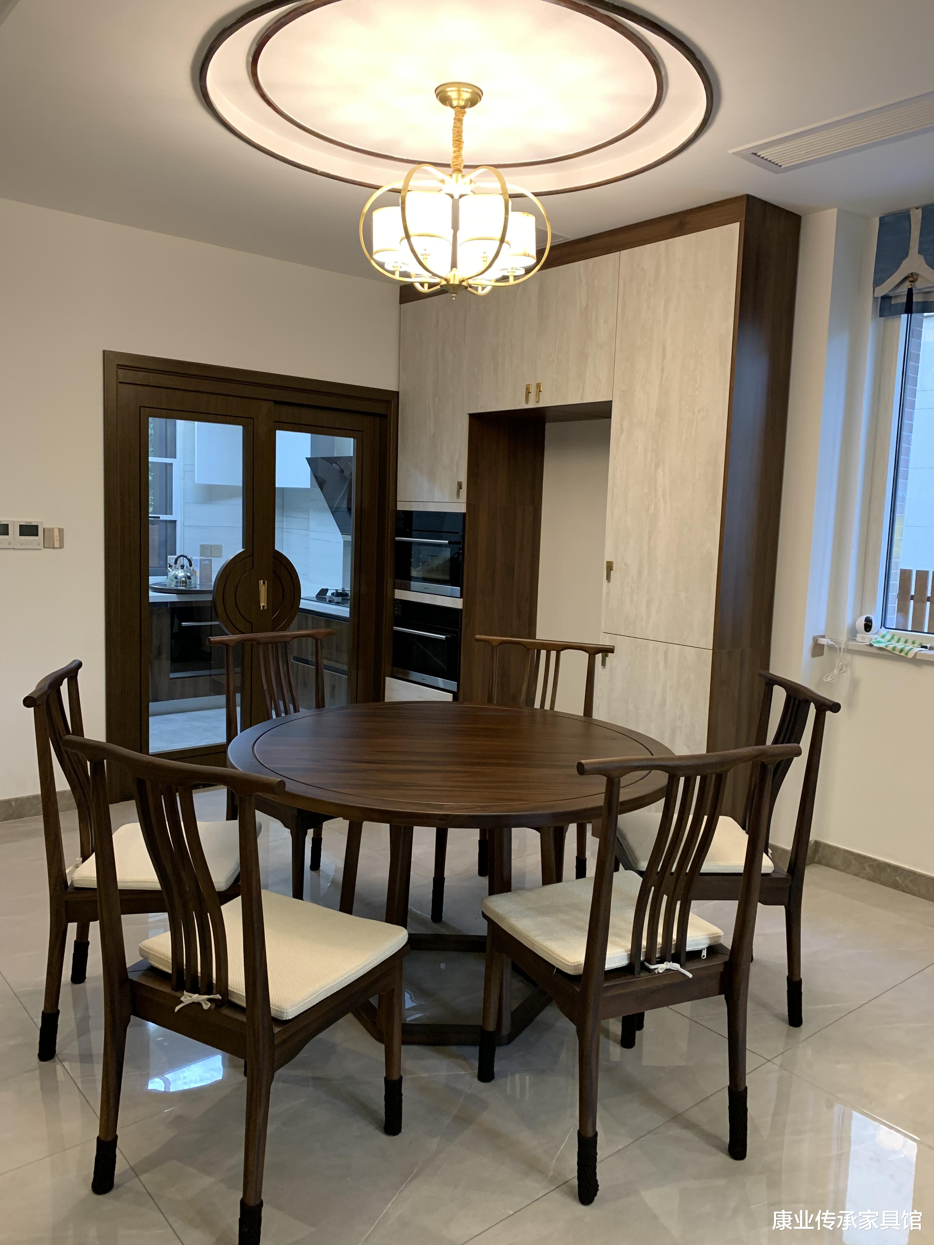 古色古香的新中式设计,唤起了中国人的中式情结