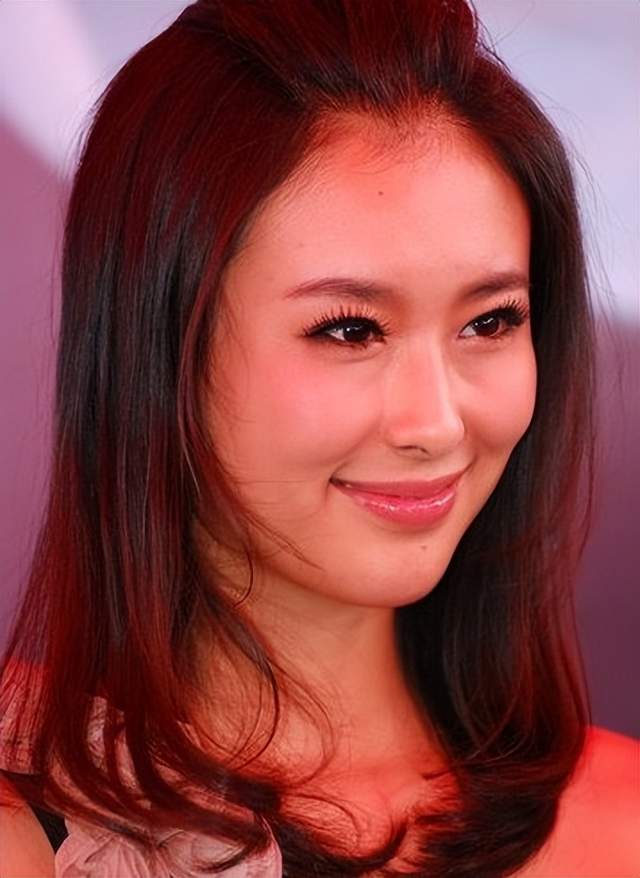 翟凌|车模“兽兽”：被前任一渣再渣，私密视频两次外泄，她是心真大