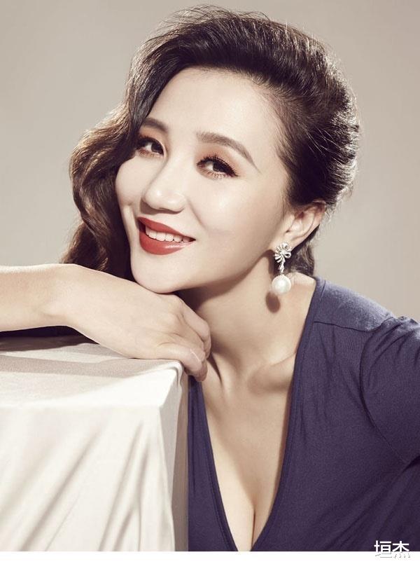 许晴|来自土家族的六位女星,各个姿色娇美,谁最令你意外?