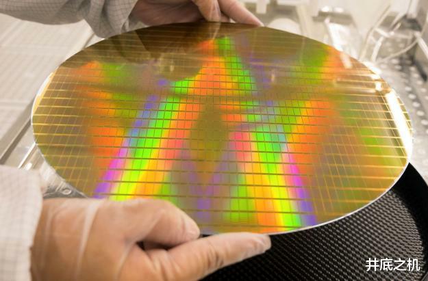 机器人|指甲盖大小苹果A14处理器塞入了150亿颗晶体管