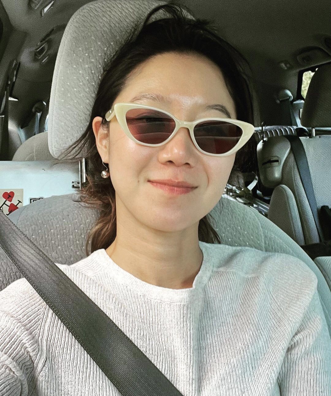 杨祐宁|孔孝真婚礼单人照晒出,审美真绝了,杨祐宁老婆阿梅和她神似