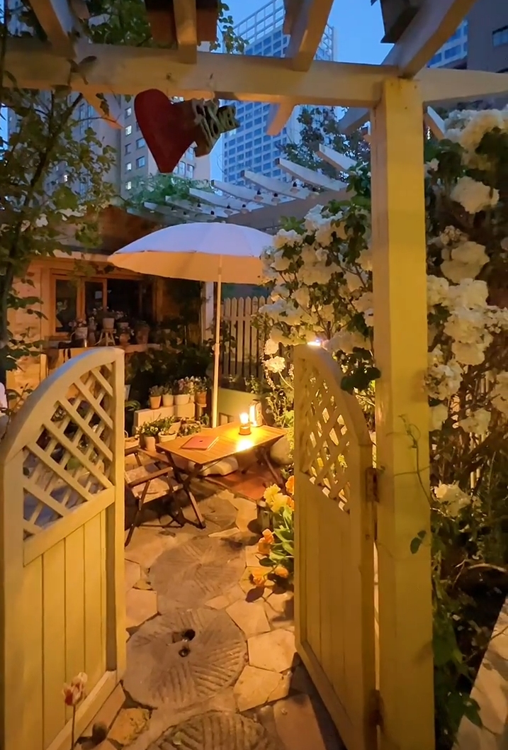 为了这个60㎡院子,买了一楼的房子,打造自己的秘密花园,太美啦