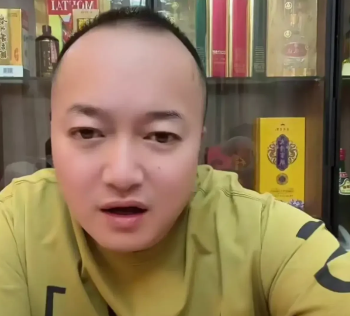 赵本山|赵本山徒弟姜海军透露，自己早已无戏可拍，只能靠直播拍段子维生