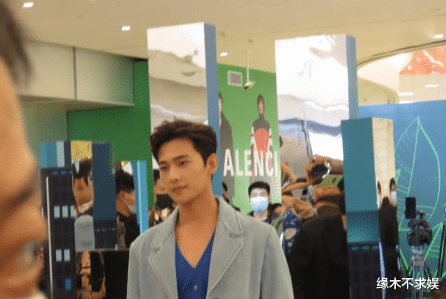 杨洋|一米多的距离看杨洋，生图下的他长这样，网友的评价很真实