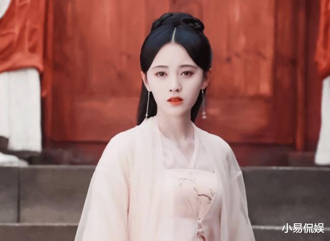 迪丽热巴|五官乱飞、演技尴尬！这些娱圈的“木头美人”，求你们别演戏了