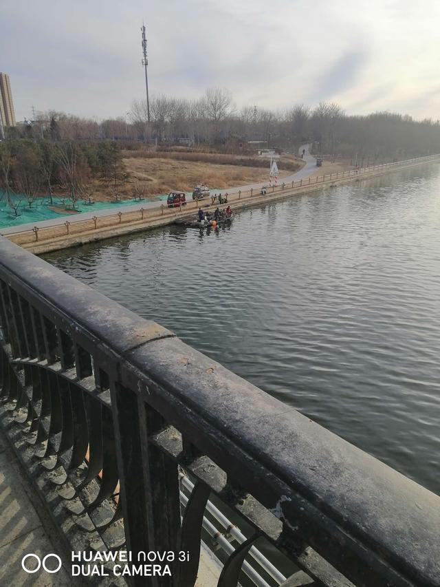 |桥筏钓板鲫，冷风挡不住钓鱼人的热情