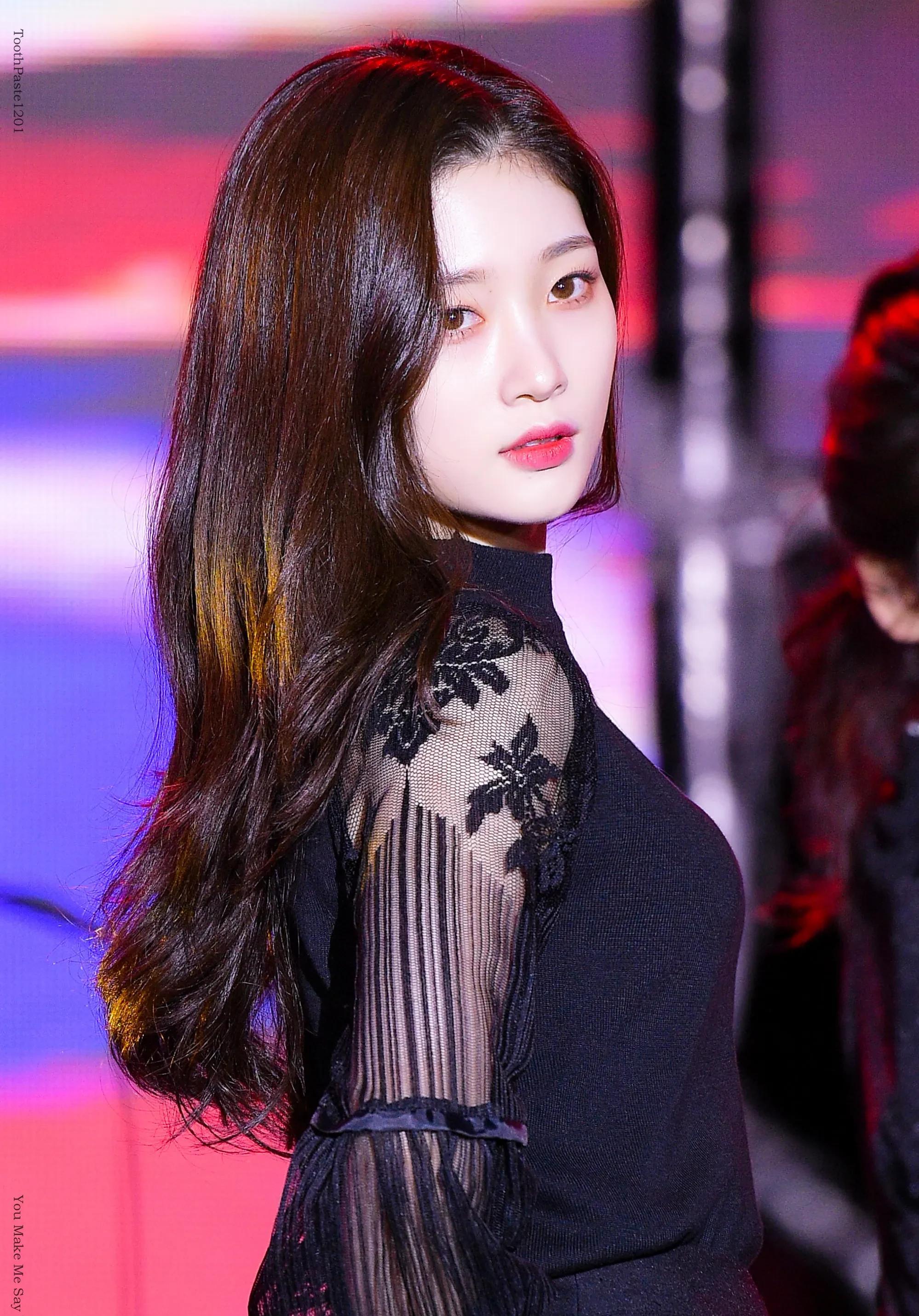 天生丽质|郑采妍，灵动唯美的柔情美女，天生丽质的少女范，太亮眼啦