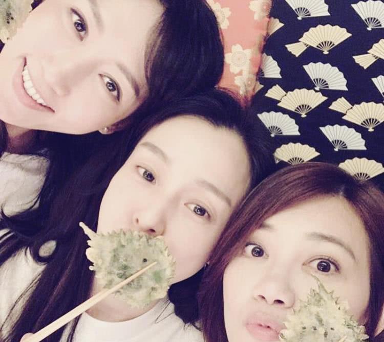 梁静茹|41岁梁静茹晒生日照 皮肤白嫩状态超级好