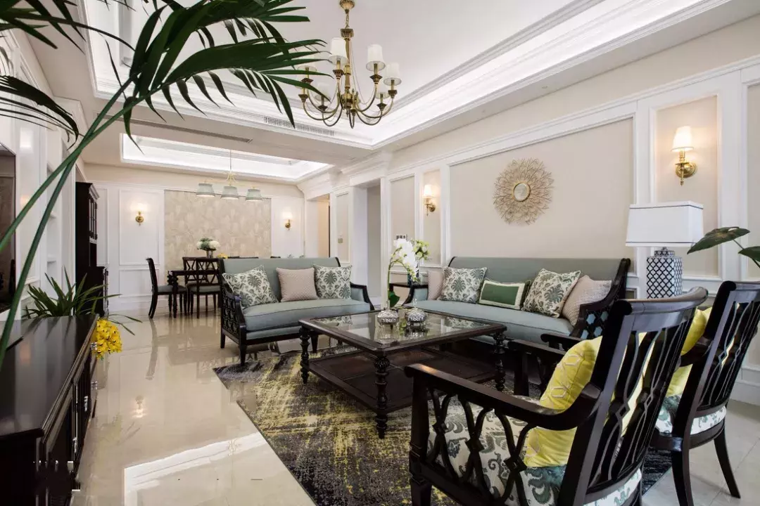 客厅沙发摆L型还是一字型?经设计师一改,家里上档次多了