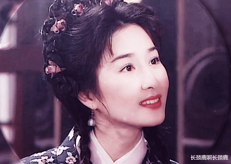 关咏荷|关咏荷：既是富家千金又是当红花旦，却甘愿为穷小子息影退居家庭