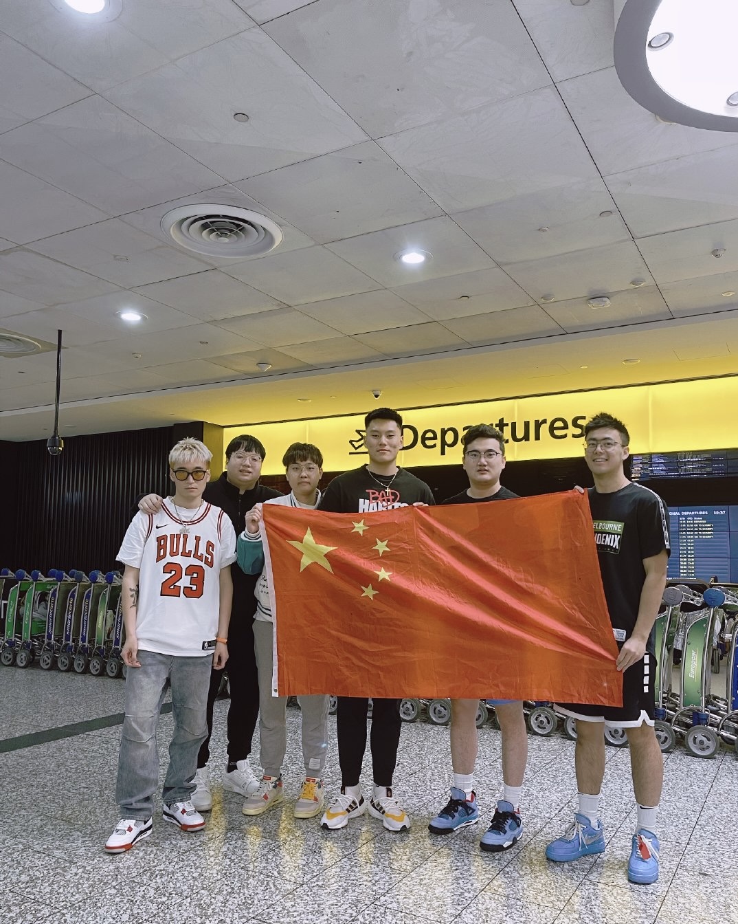 上海男篮|告别周琦，篮坛00后天才重返CBA！20岁无缘冲击NBA，加盟上海