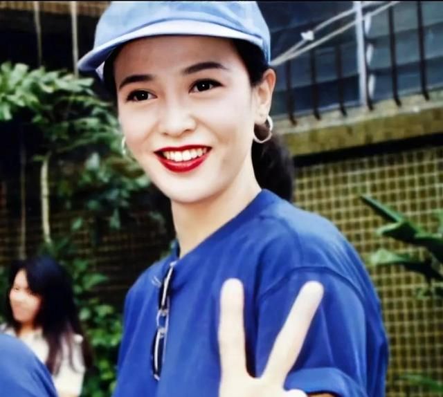 郑裕玲|演员郑裕玲,两段感情耗费27年青春,还没结婚就65岁了