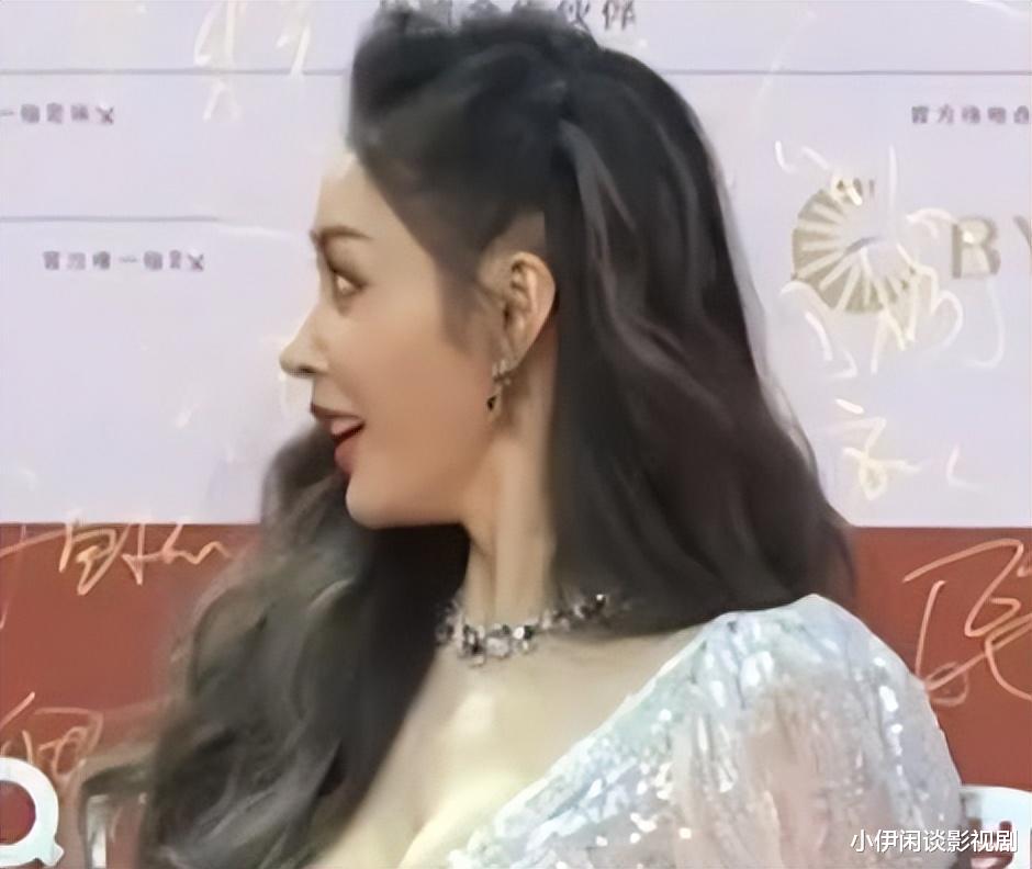 惠英红|北影节红毯：露得多最尴尬，陈都灵“黑化”，咏梅惠英红气质完胜