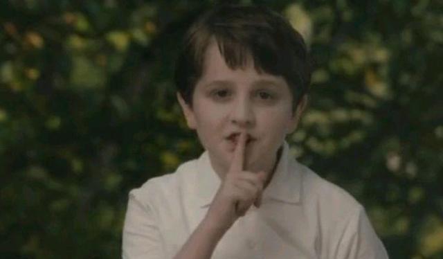 郭碧婷|美剧《梦魇绝镇》田园画风，惊悚新奇，怪物的形象不特别却吓人