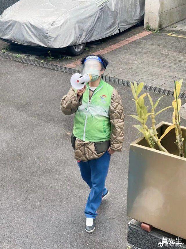 童锦程|25位明星上海居家隔离:陈赫朱桢聚餐,杜若溪晒菜,刘嘉玲看风景