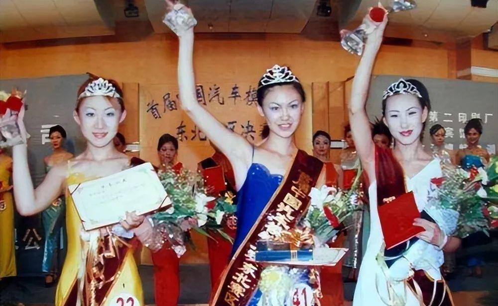 中国第一位盲人模特:曾因失明自杀,一个男人救了她,如今生了两个儿子幸福美满