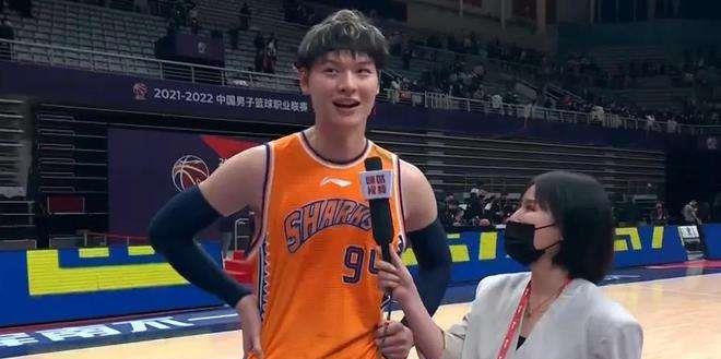 郭艾伦|杠上了！CBA郭艾伦正式回应王哲林，口无遮拦被打脸 真相水落石出