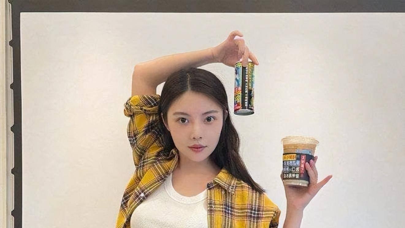 |徐冬冬代言的椰子树再次引发热议！四位美女主播火遍全网